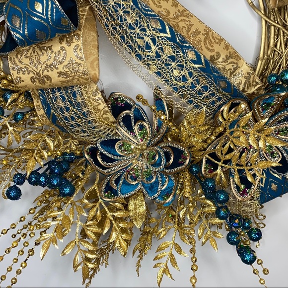 🦋SOLD🦋Glam Peacock Blue and Glittered Gold Wreath - Picture 7 of 11